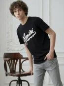amirro-man-black-tshirt-3-1.webp