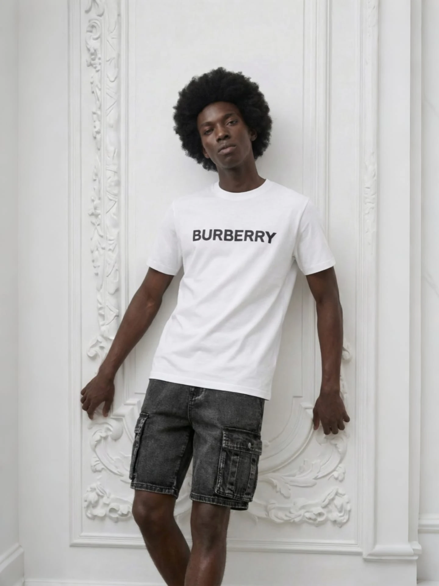 burbery-logo-print-inspire-man-white-tshirt-4