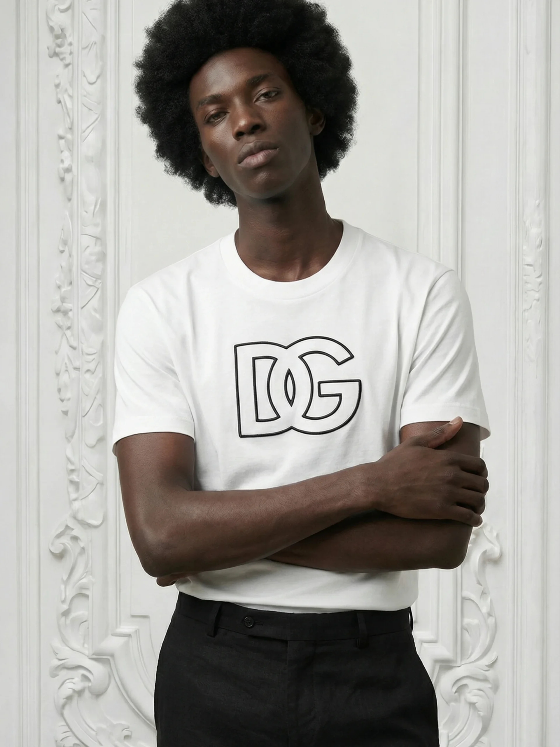 dolce-gabana-big-logo-inspire-man-white-tshirt-3-1.webp