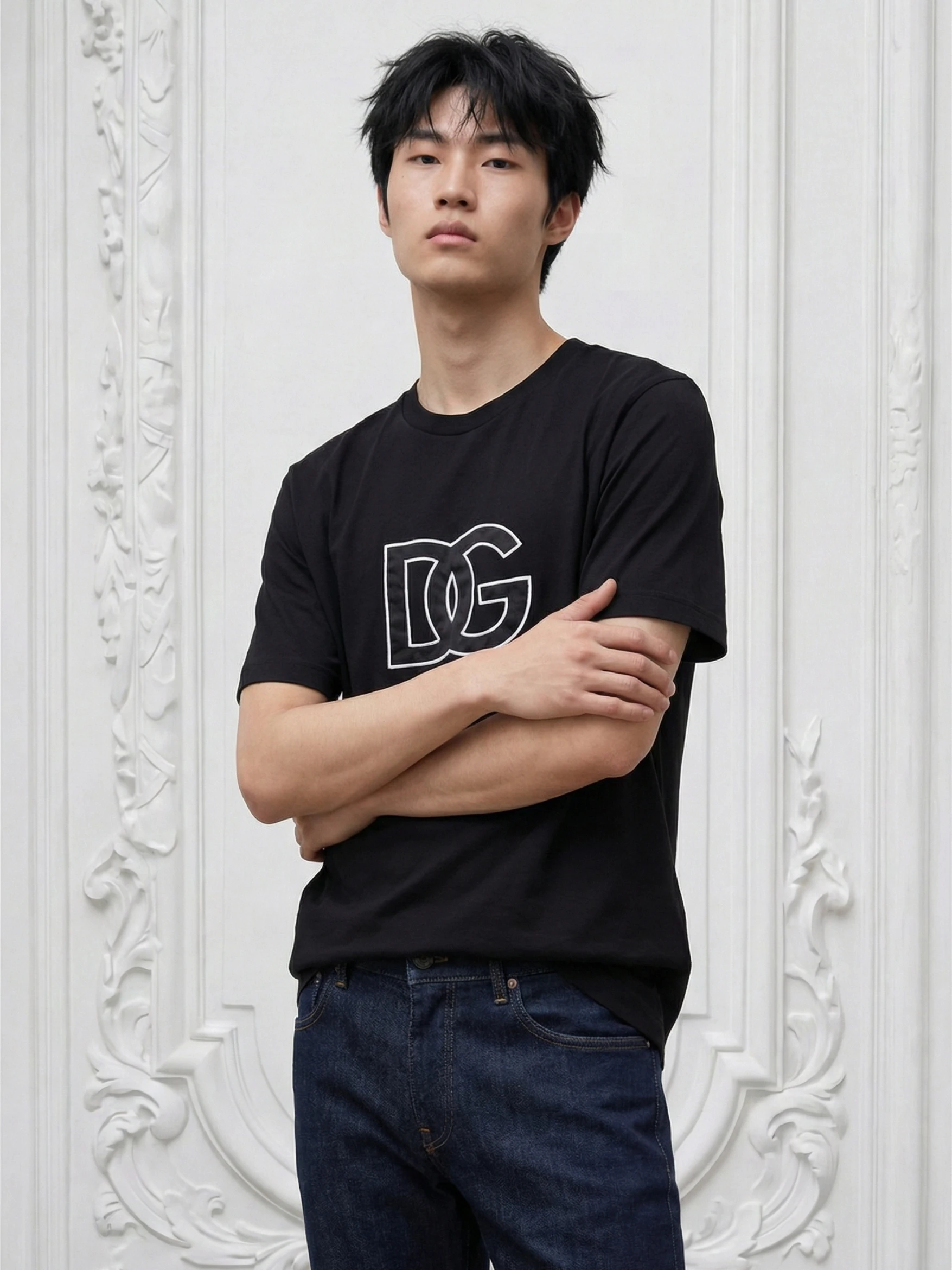 dolce-gabana-man-black-tshirt-2