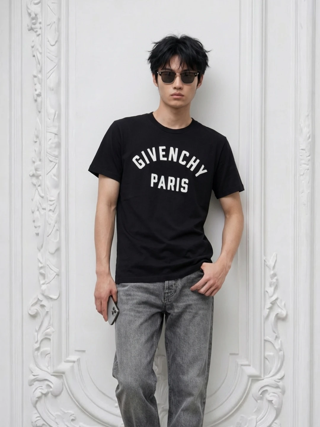 givnchy-logo-print-inspire-man-black-tshirt-2