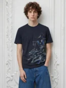hernes-horse-embroidery-inspire-man-navy-tshirt-2-1.webp