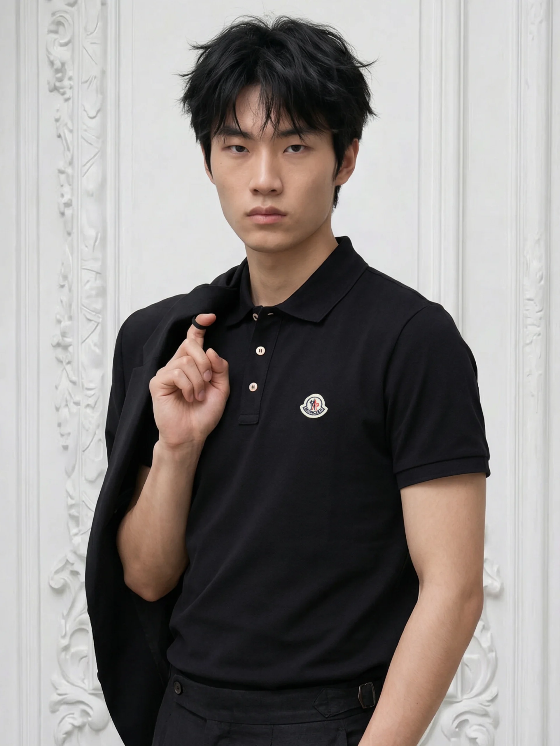 monkler-logo-patch-polo-inspire-man-black-tshirt-2-1.webp